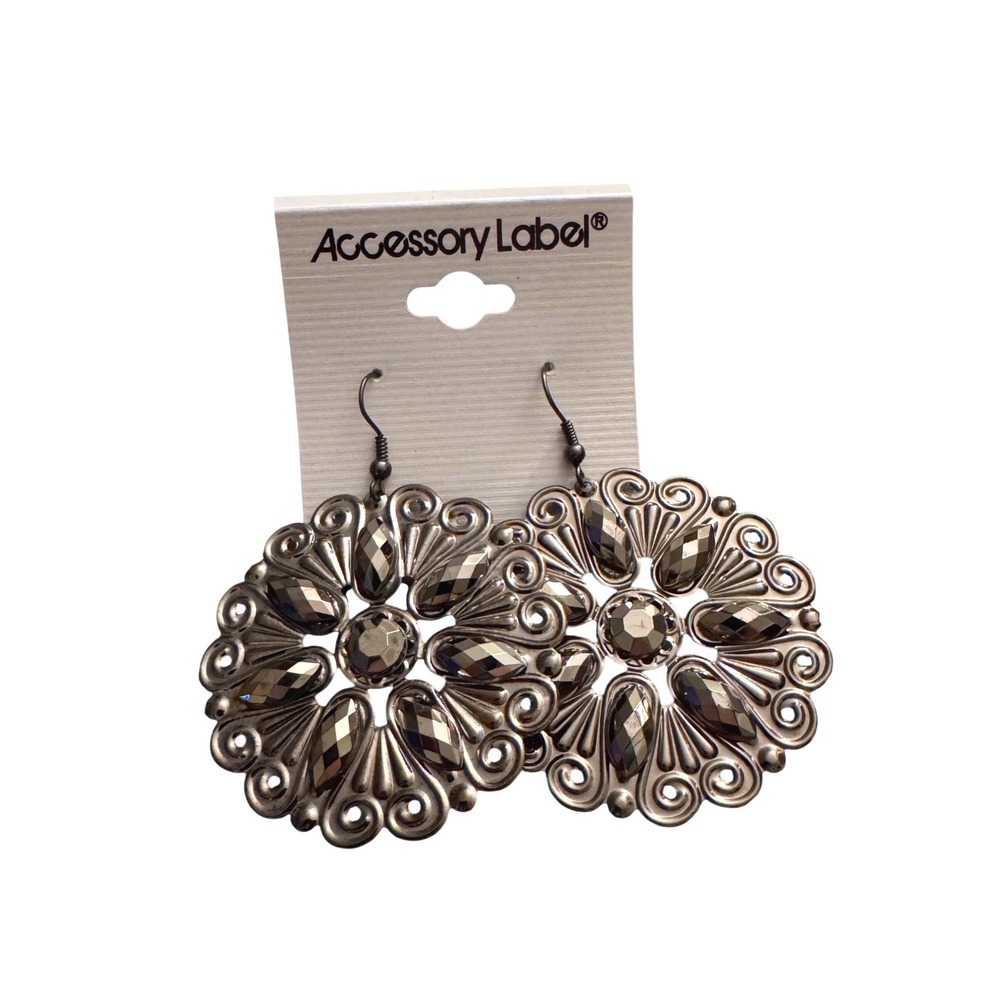 NWT Accessory Label‎ Gunmetal Tone Filigree Medallion Drop Earrings Hematite